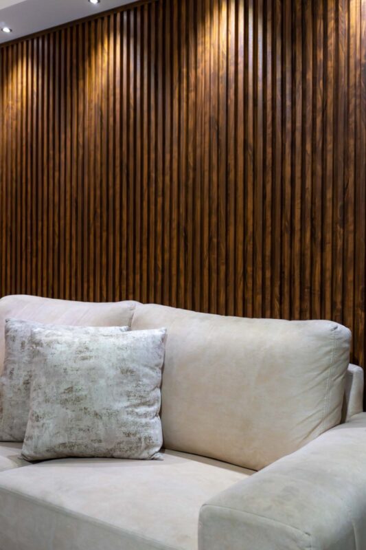 WPC en Cali: paneles, listones y deck 7 Sala con pared WPC